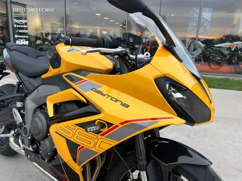 Triumph Daytona 660 (2027) (2)
