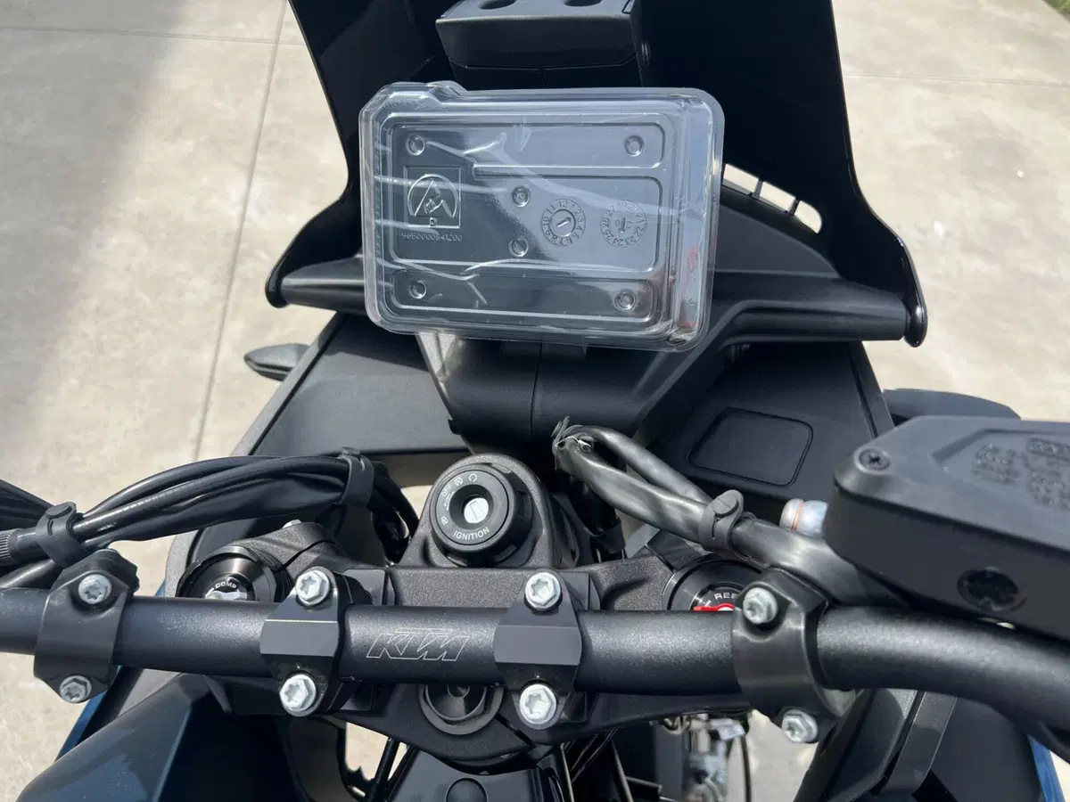 KTM 890 SMT (2026) (4)
