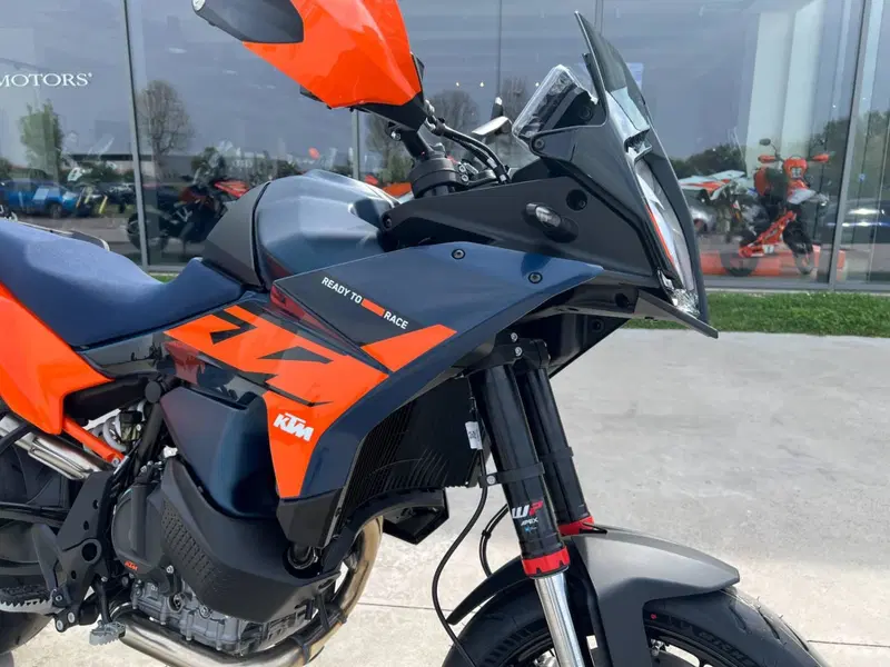 KTM 890 SMT (2026) (5)