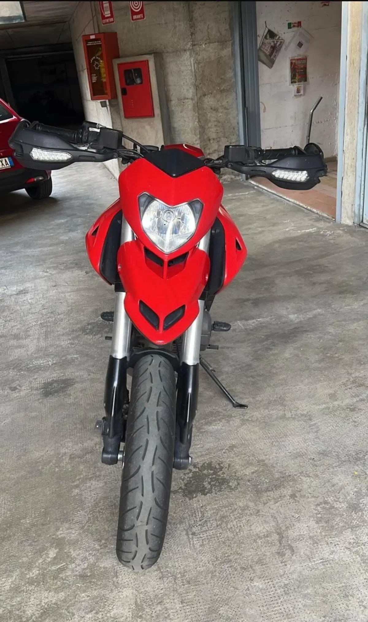 Ducati Hypermotard 796 (2012) (2)