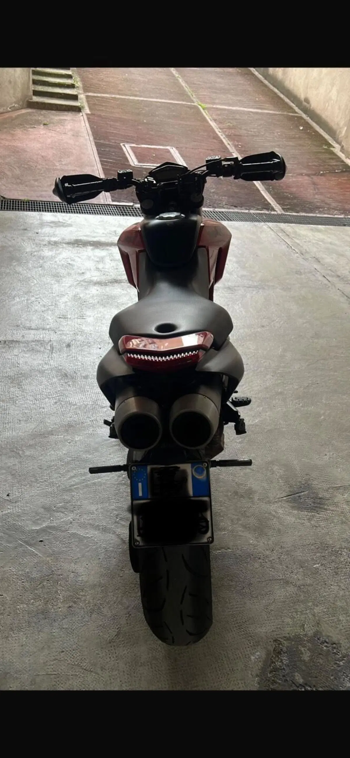 Ducati Hypermotard 796 (2012) (4)