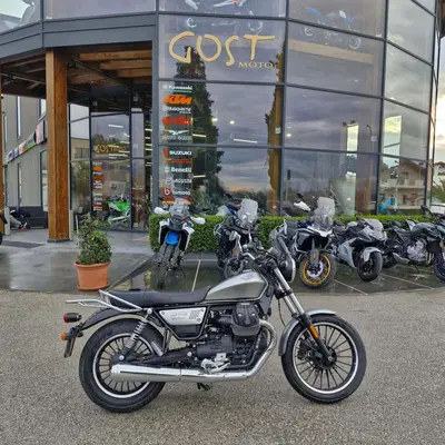 Moto Guzzi V9 Roamer (2021 - 24) usata