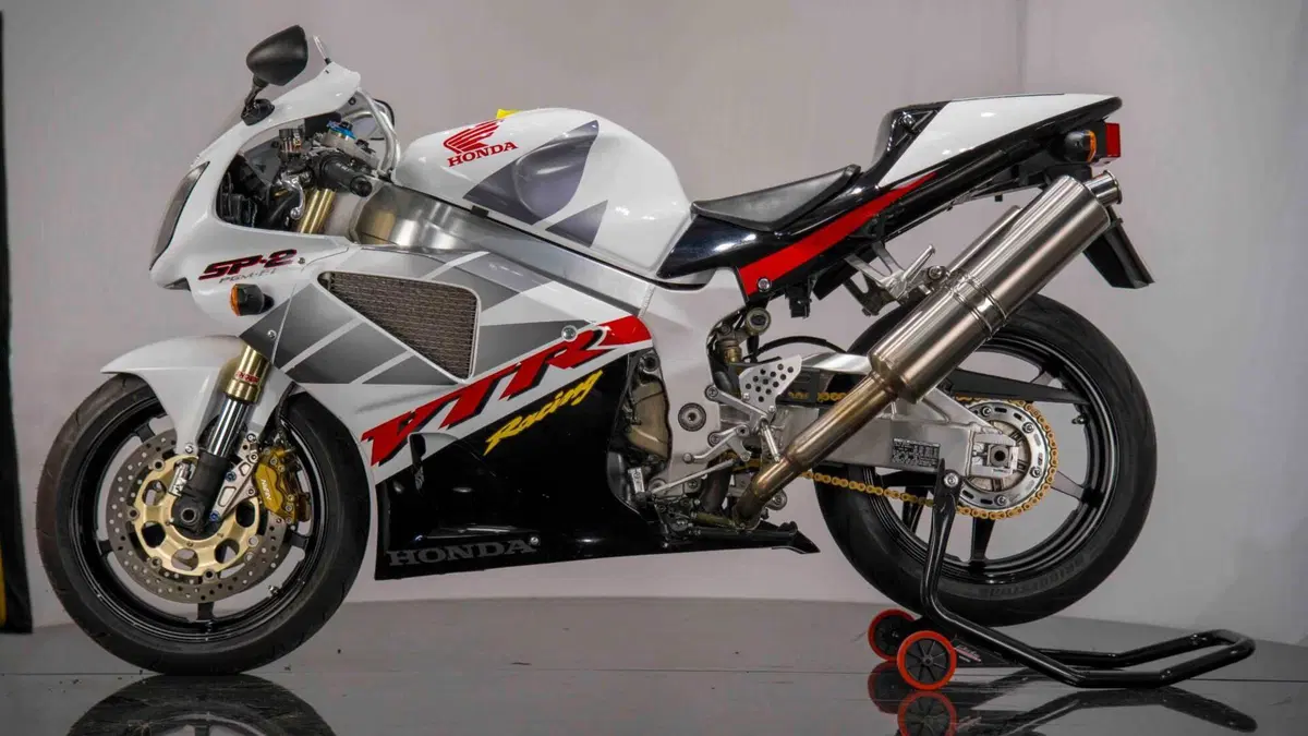 Honda VTR 1000 SP-2 (2002 - 06) (2)