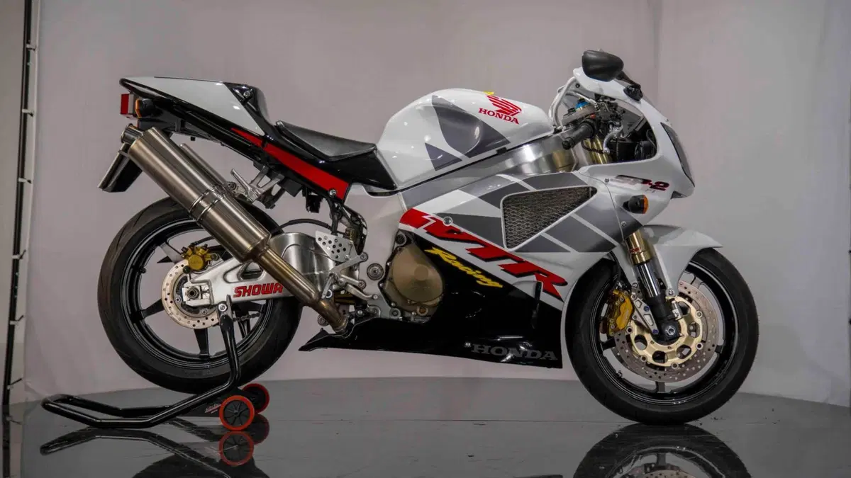 Honda VTR 1000 SP-2 (2002 - 06) (6)