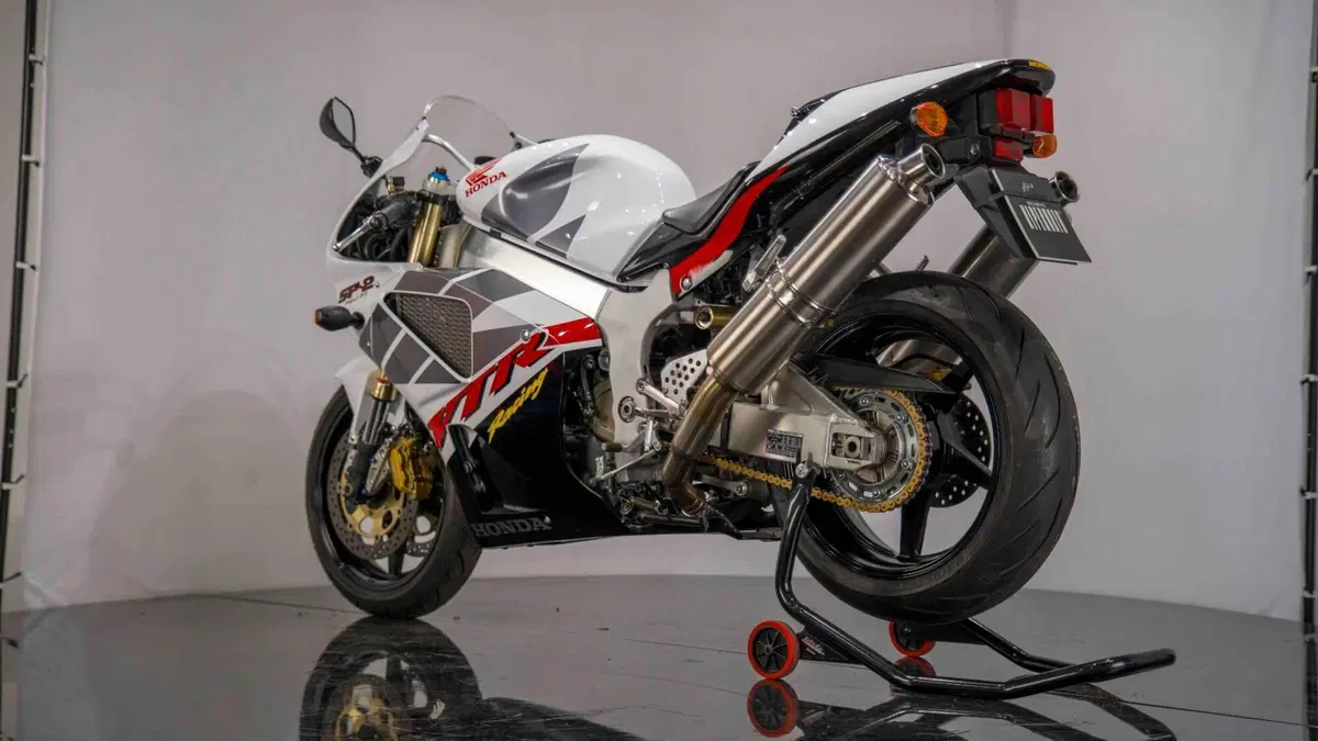Honda VTR 1000 SP-2 (2002 - 06) (9)