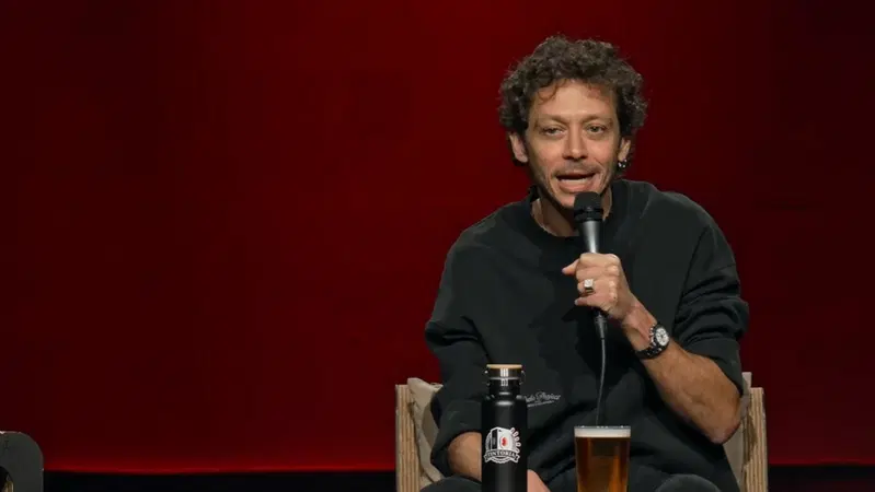 Valentino Rossi a Tintoria: le 5 cose pi&ugrave; interessanti che ha detto: "Nel simulatore sono Valentino Rossi 2!" [VIDEO]
