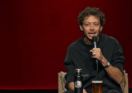 Valentino Rossi a Tintoria: le 5 cose più interessanti che ha detto: Nel simulatore sono Valentino Rossi 2! [VIDEO]