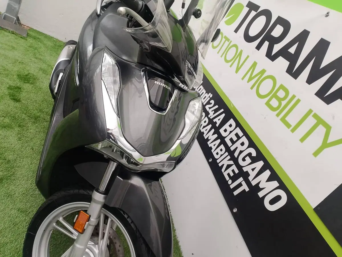 Honda SH 150i (2020 - 23) (9)