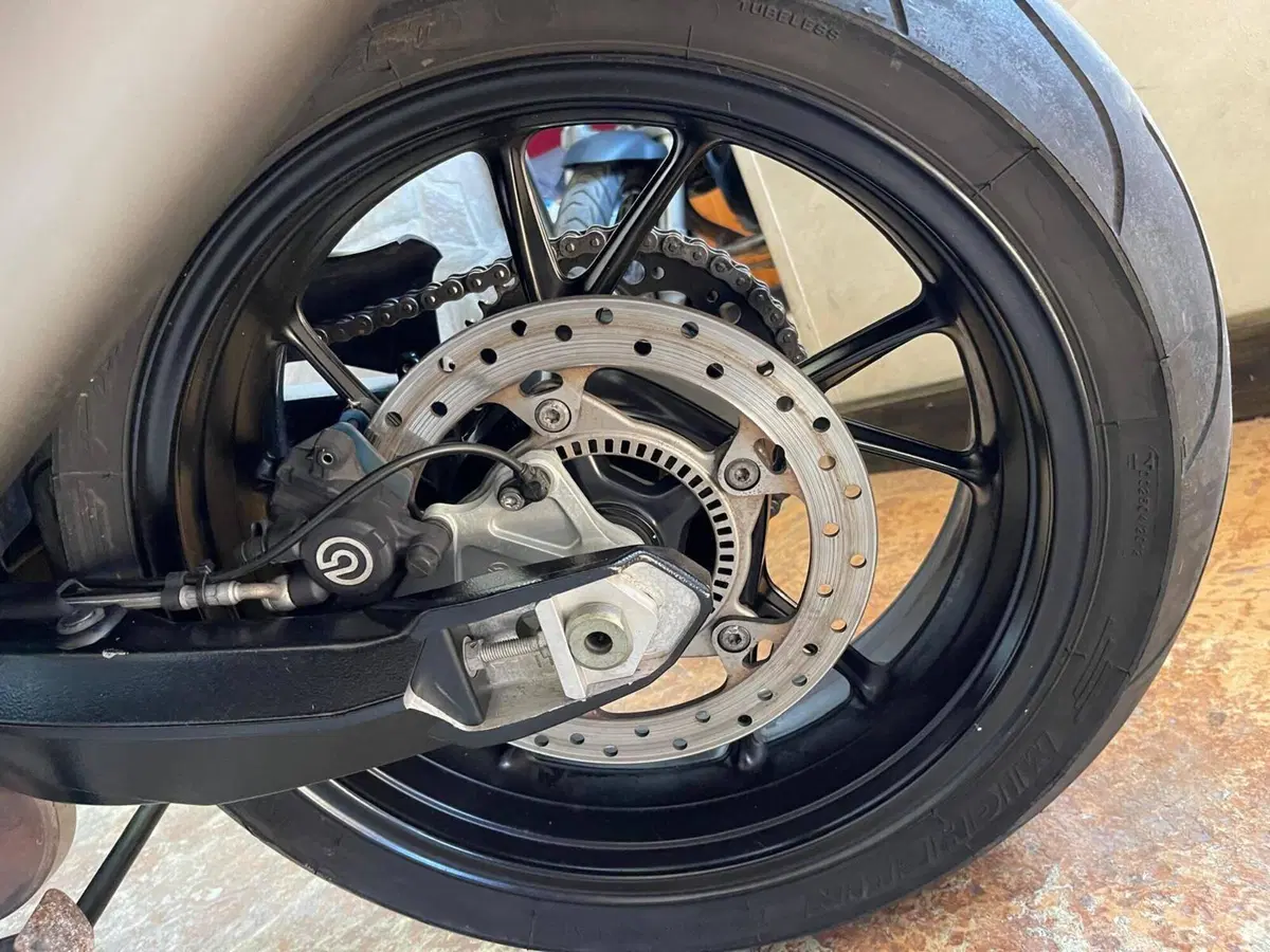 Bmw F 800 R (2015 - 16) (9)
