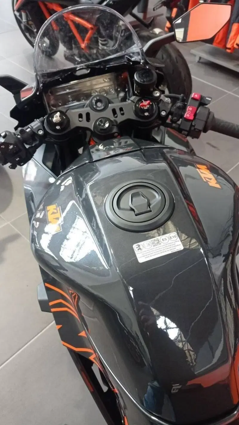 KTM 990 RC R (2026) (3)