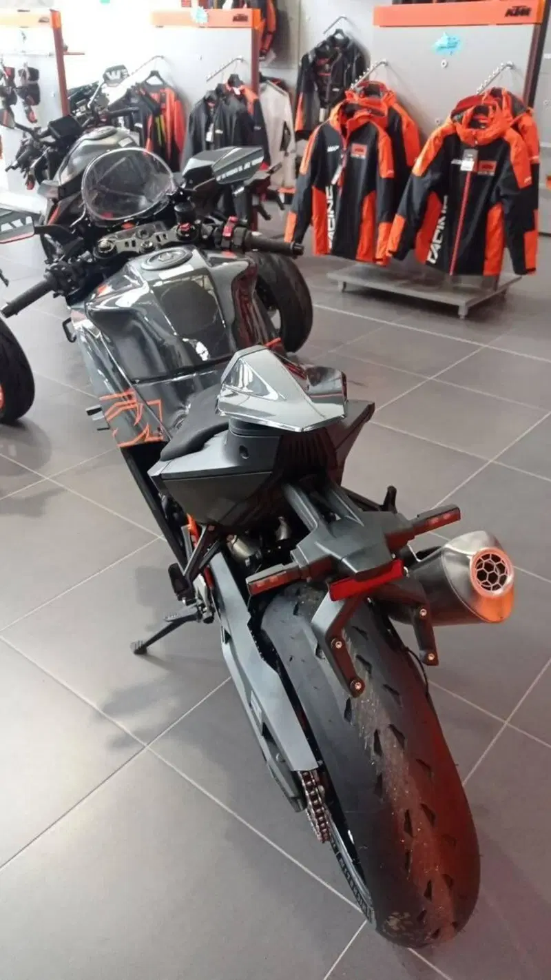 KTM 990 RC R (2026) (4)
