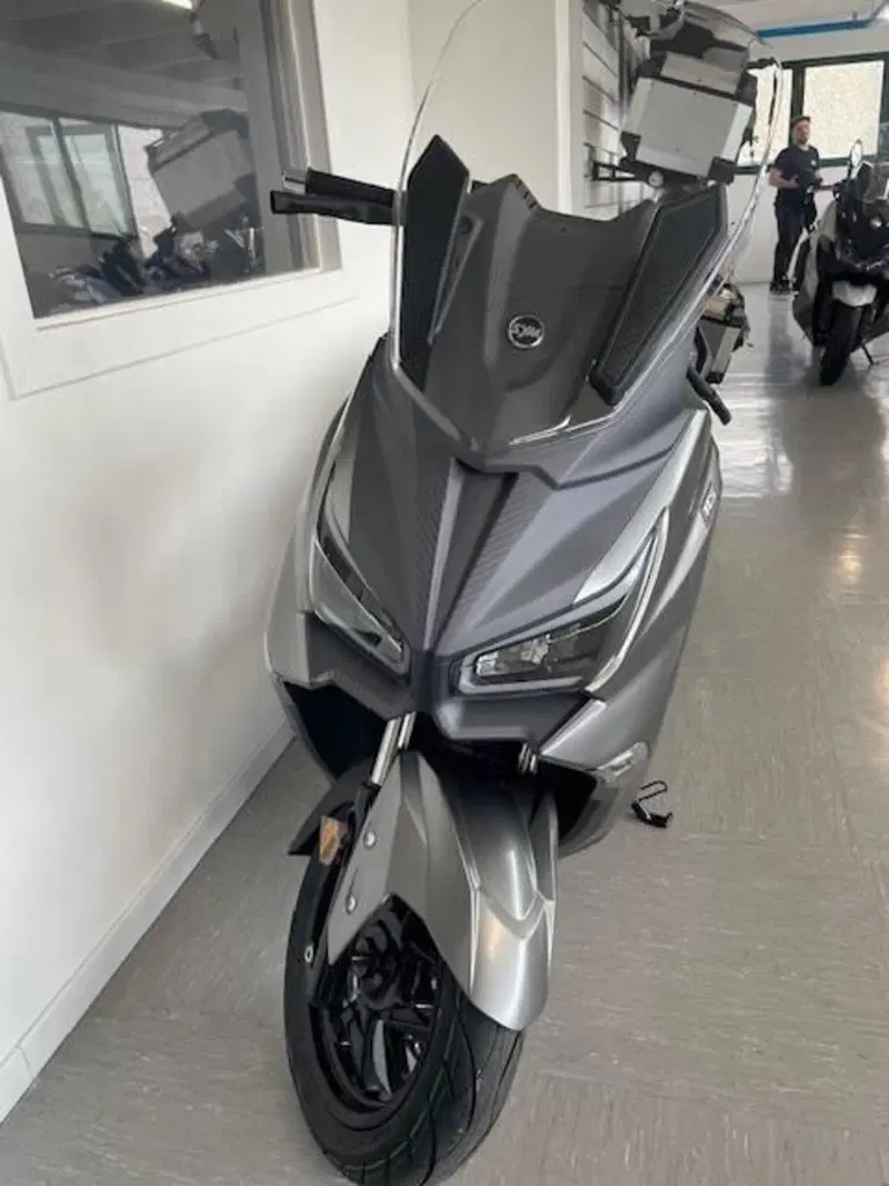 Sym Joymax 300 Z (2025 - 26) (2)