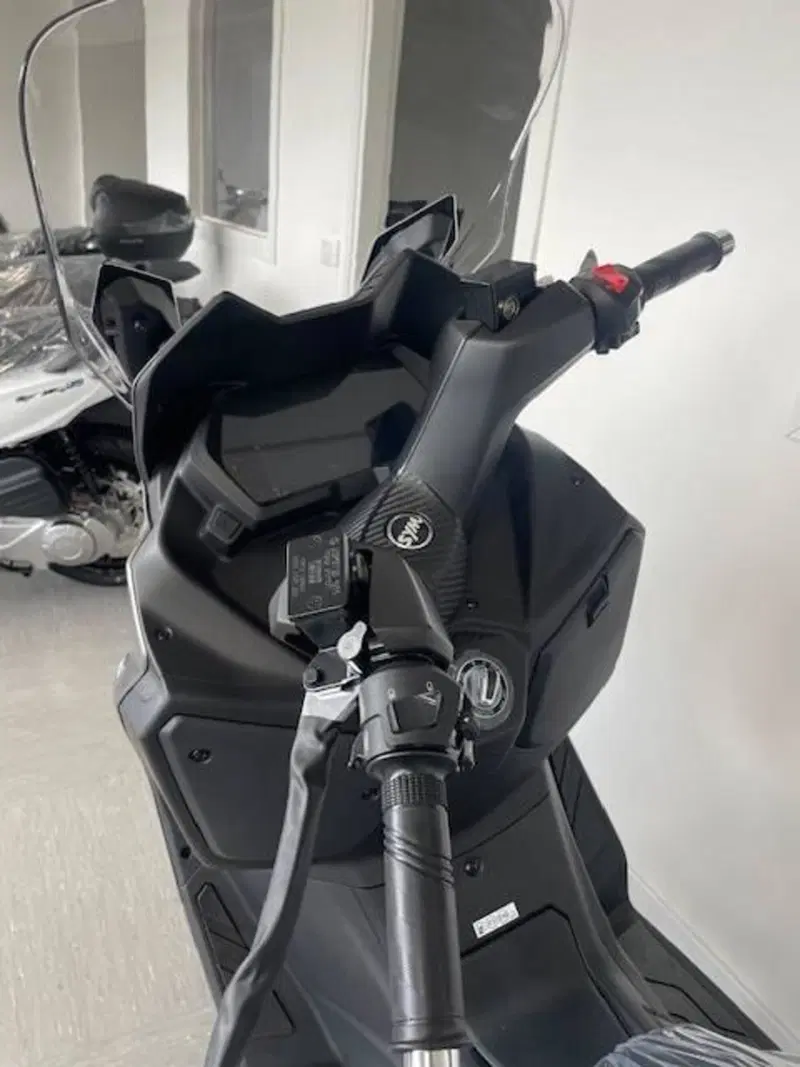 Sym Joymax 300 Z (2025 - 26) (5)