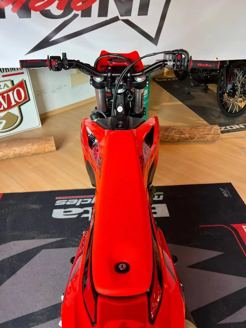 Betamotor RR 125 4T Motard T (2025 - 26) (5)