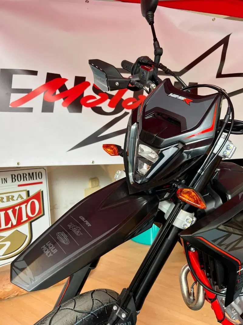 Betamotor RR 125 4T Motard R (2025 - 26) (2)