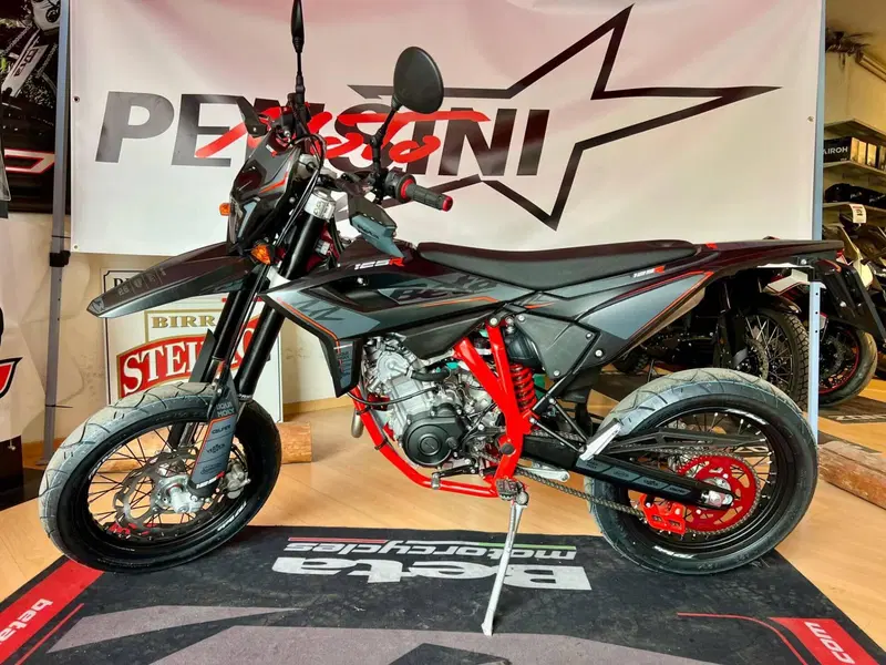 Betamotor RR 125 4T Motard R (2025 - 26) (3)