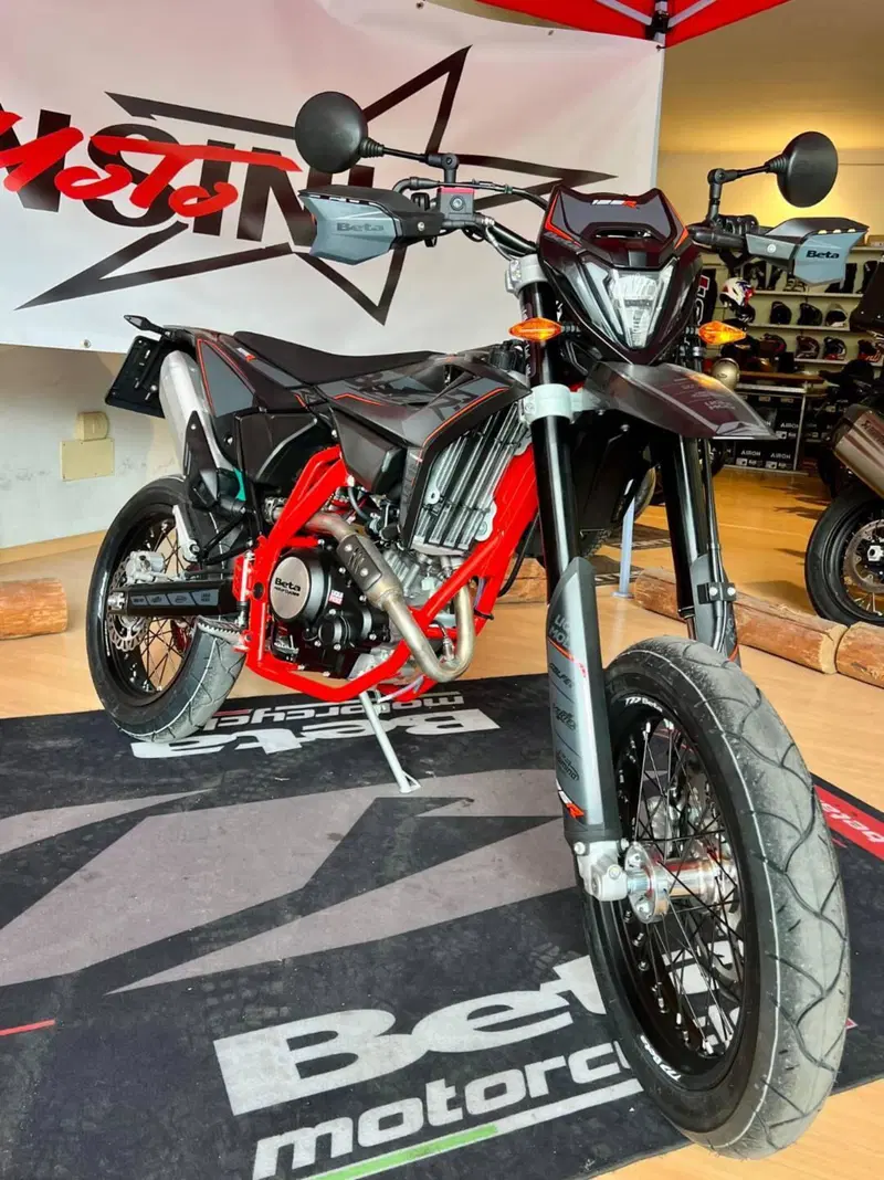Betamotor RR 125 4T Motard R (2025 - 26) (4)