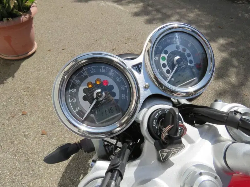 Triumph Speed Twin 1200 (2021 - 24) (17)