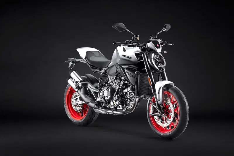 Ducati Monster 890 + (2026)
