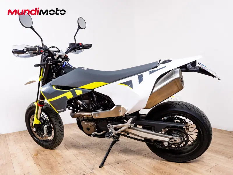 Husqvarna 701 Supermoto (2022) (7)