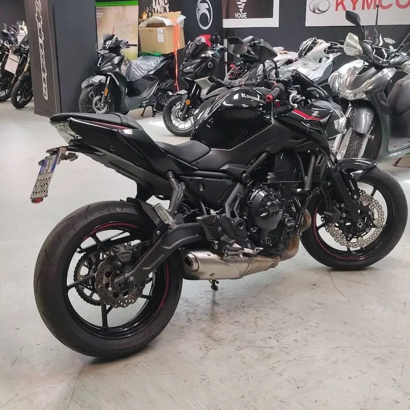 Kawasaki Z 650 (2025 - 26) (6)