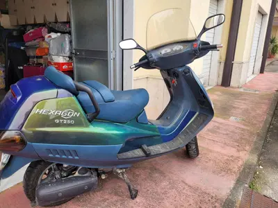 Piaggio Hexagon 250 GT usata