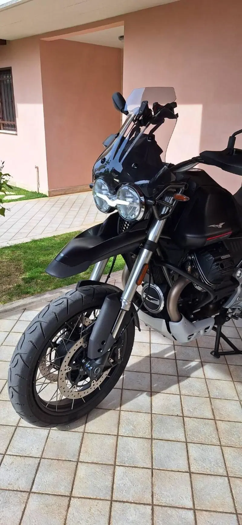 Moto Guzzi V85 TT (2021 - 23) (4)