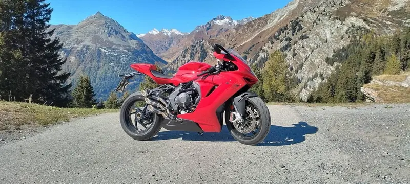 MV Agusta F3 800 Rosso (2021 - 23) (3)