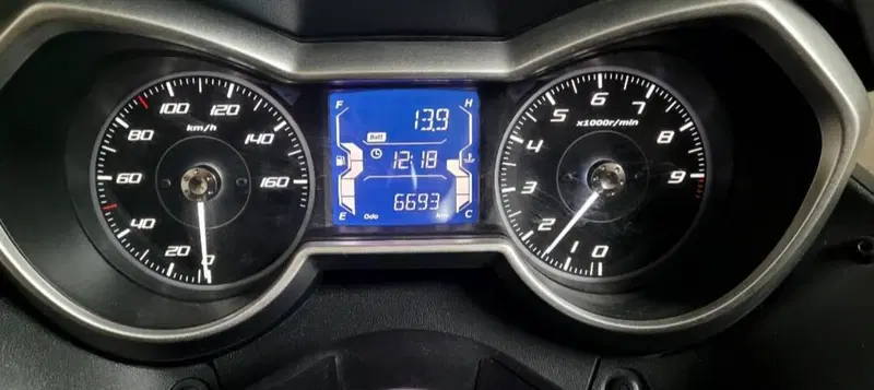 Yamaha X-Max 300 ABS (2017 - 20) (7)