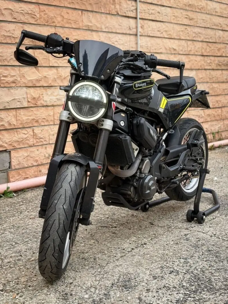 Husqvarna Svartpilen 401 (2018 - 19)