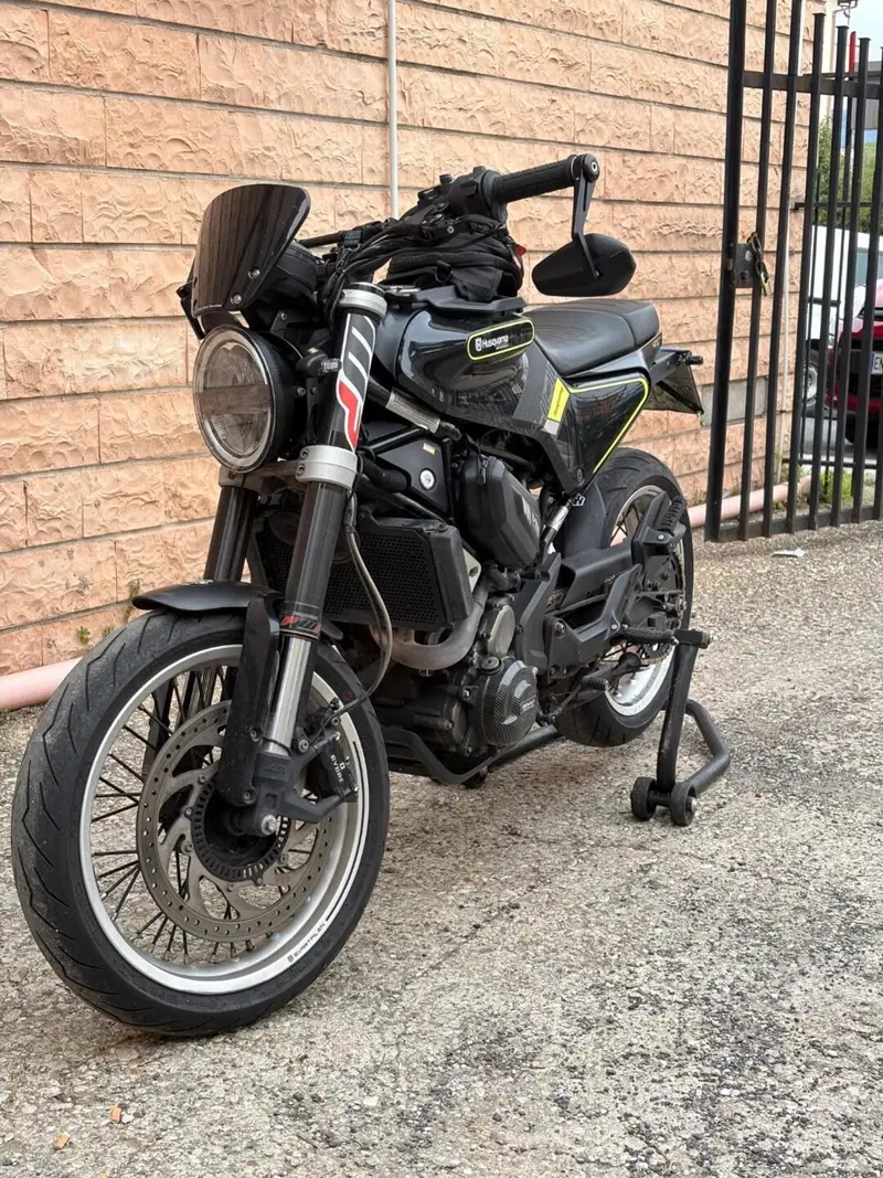 Husqvarna Svartpilen 401 (2018 - 19) (5)