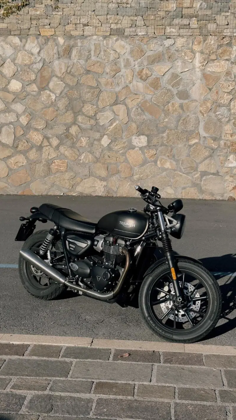 Triumph Street Twin 900 (2021 - 22)