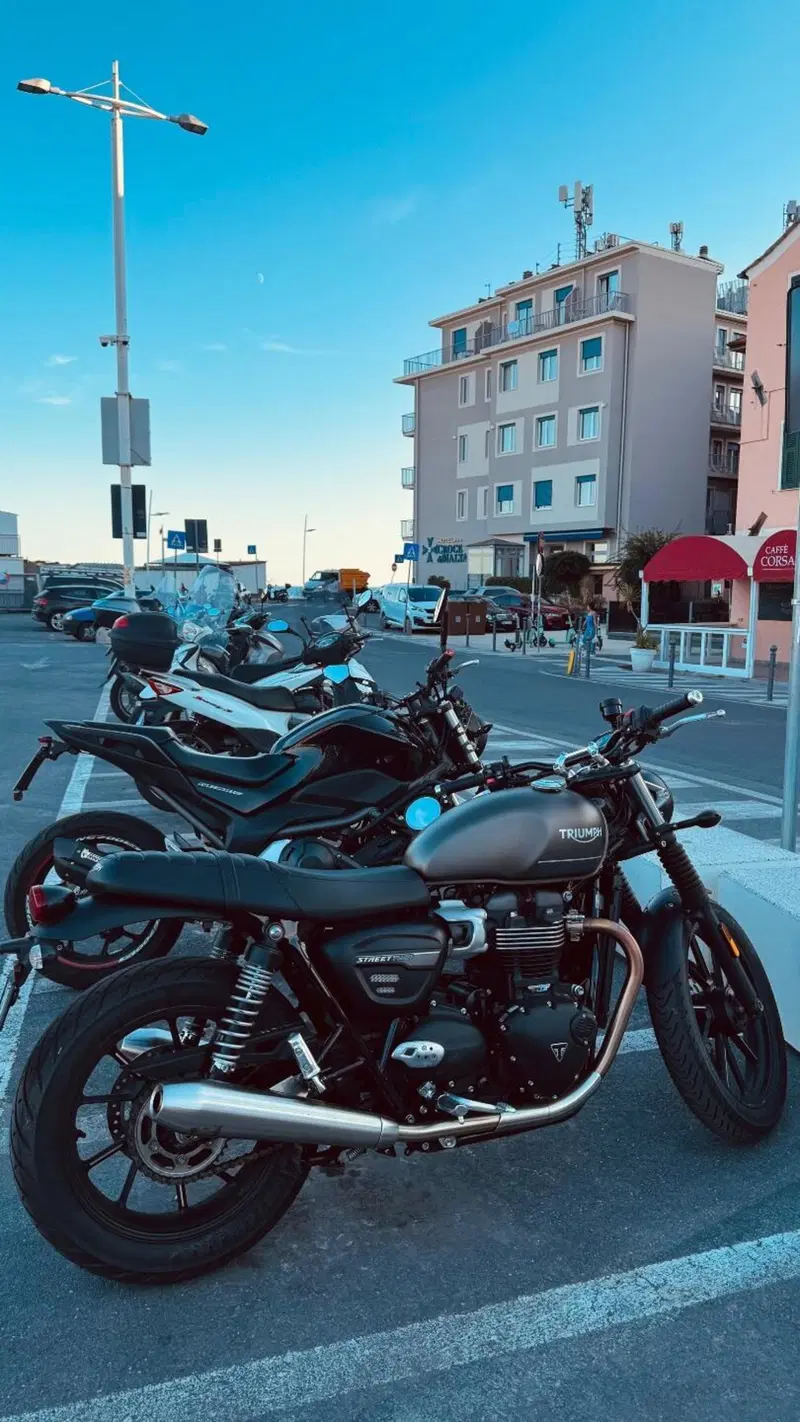 Triumph Street Twin 900 (2021 - 22) (7)