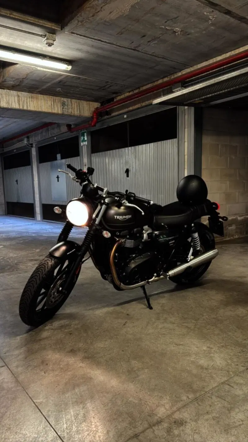 Triumph Street Twin 900 (2021 - 22) (13)