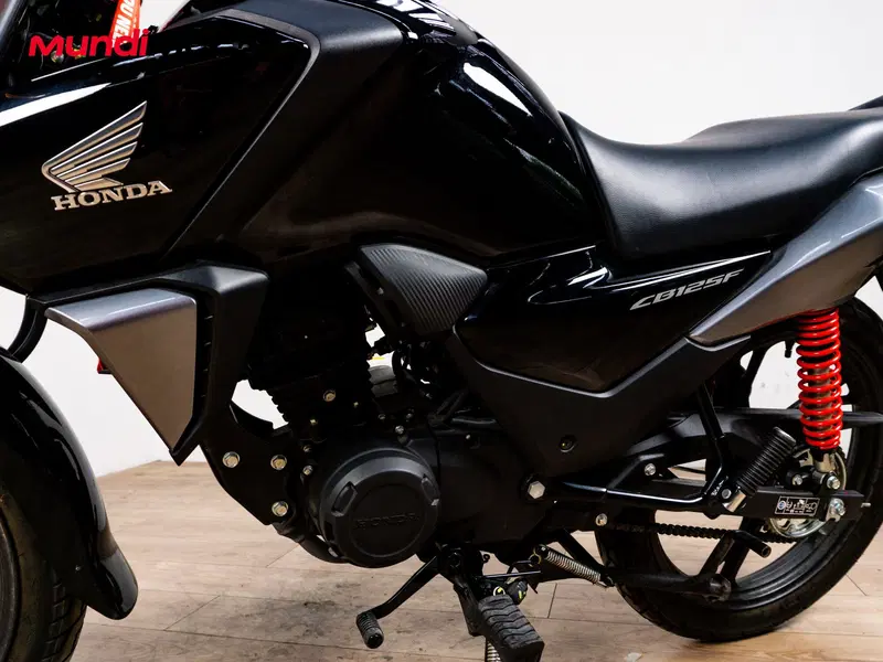 Honda CB 125 F (2026) (9)