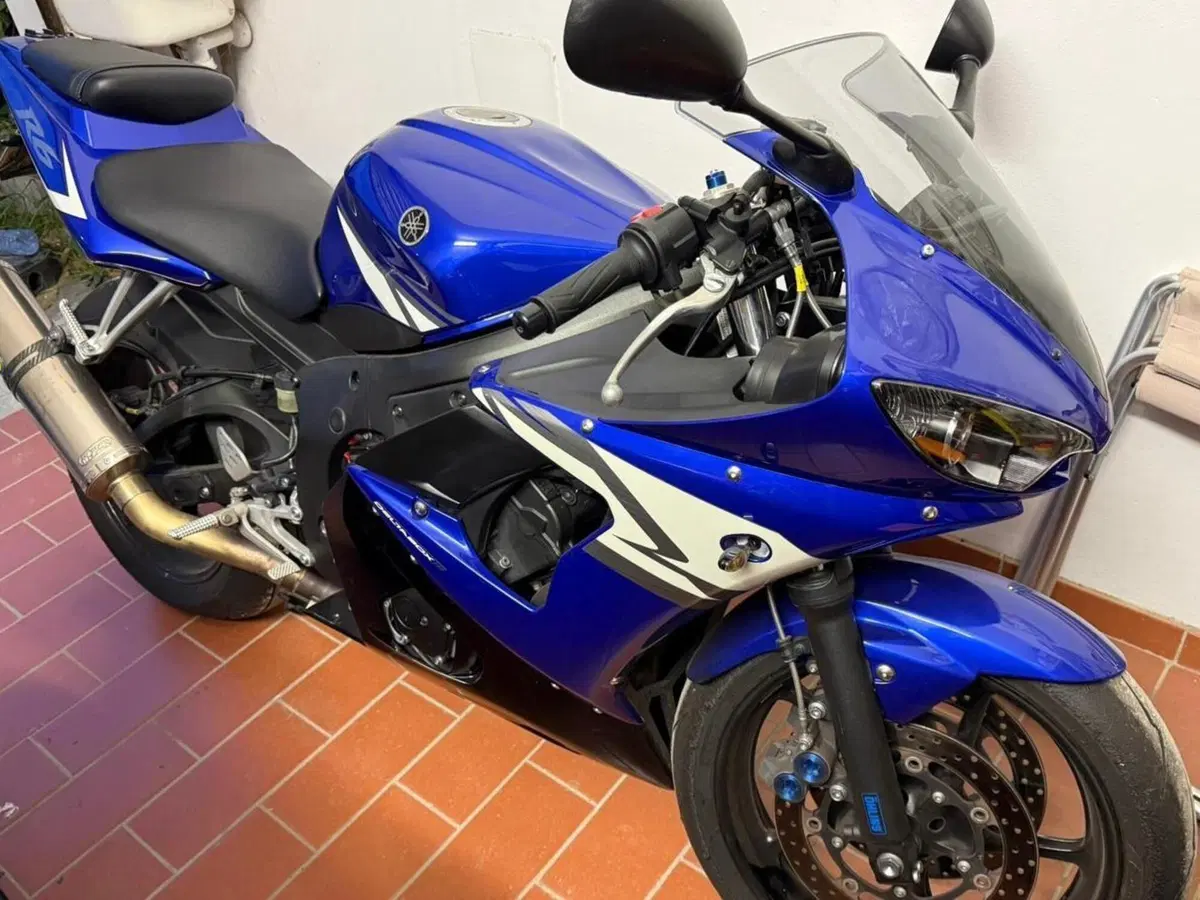 Yamaha YZF R6 (2003 - 04) (3)