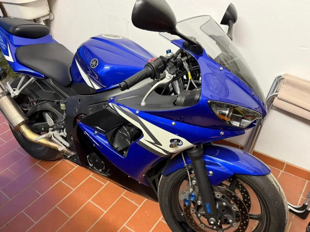 Yamaha YZF R6 (2003 - 04) (4)