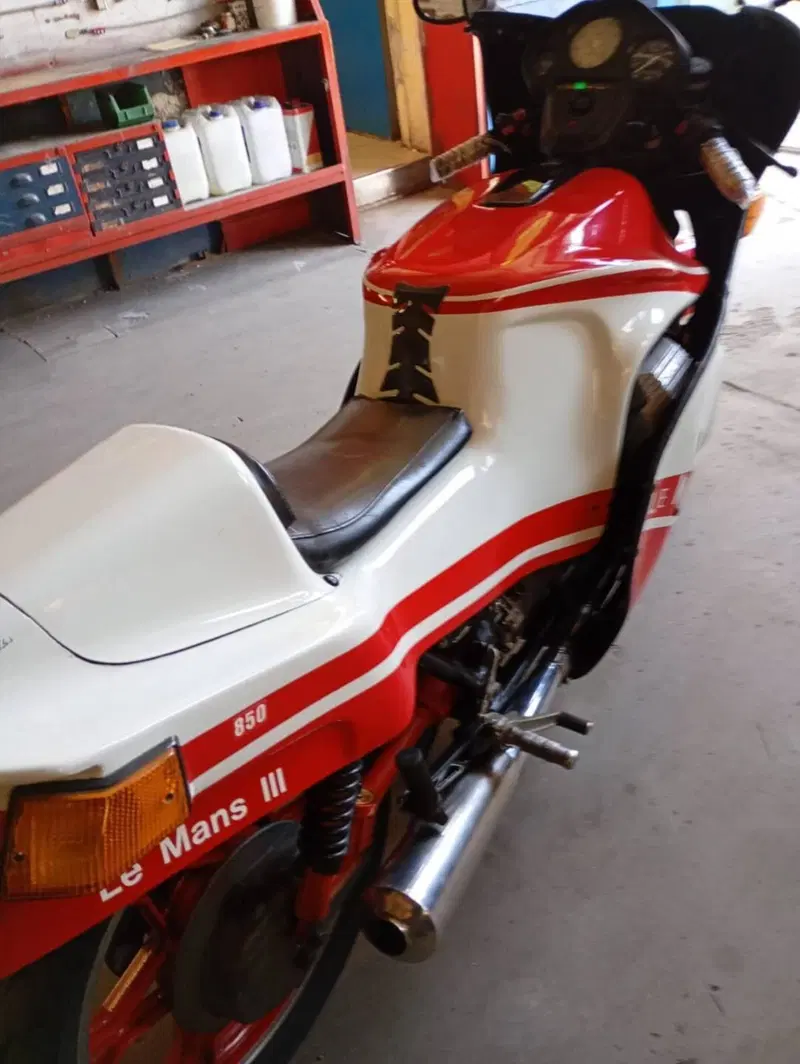 Moto Guzzi Le Mans III (4)