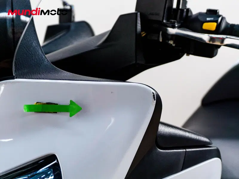 Suzuki Burgman 400 (2022 - 24) (13)