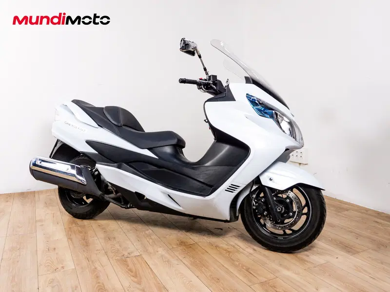 Suzuki Burgman 400 (2022 - 24) (2)