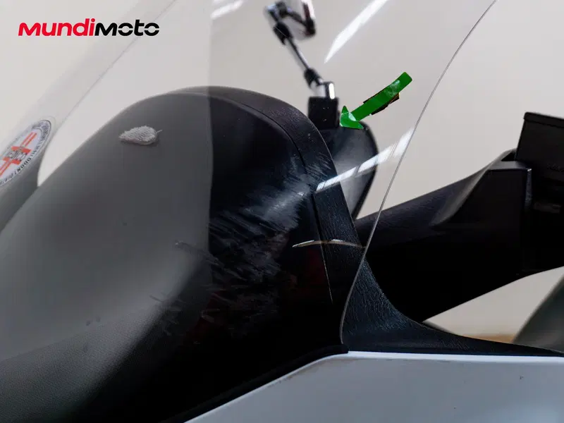 Suzuki Burgman 400 (2022 - 24) (14)