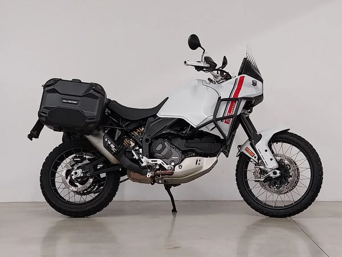 Ducati DesertX (2022 - 25)
