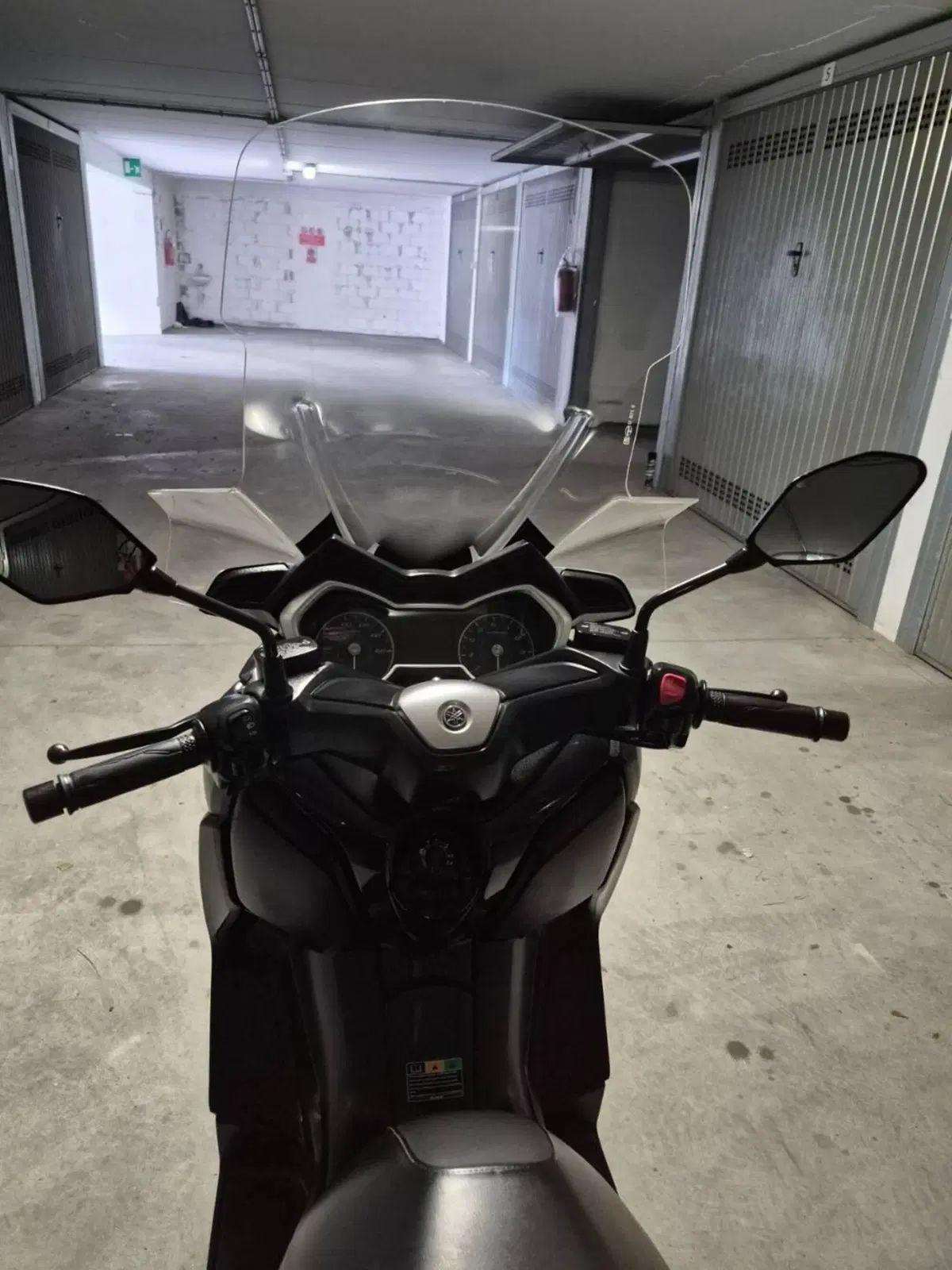 Yamaha X-Max 300 ABS (2017 - 20) (6)