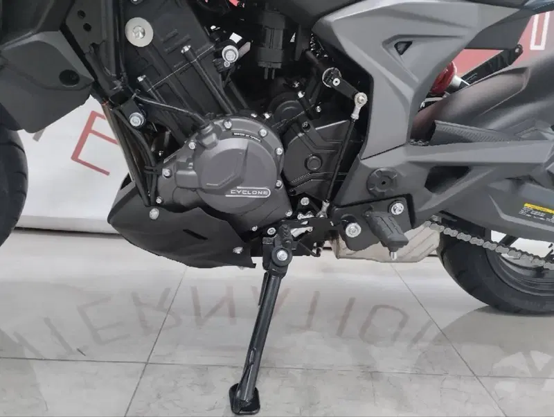 Cyclone RX650 (2025 - 26) (10)