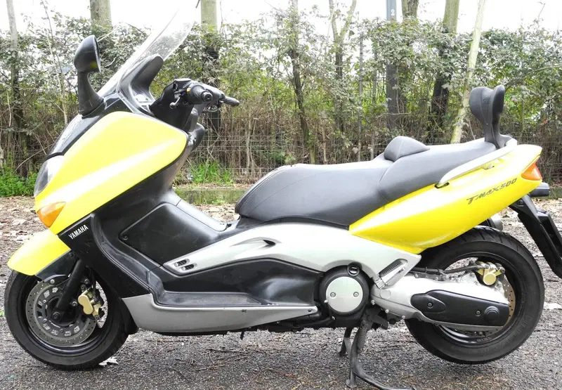 Yamaha T-Max 500 (2001 - 03) (2)