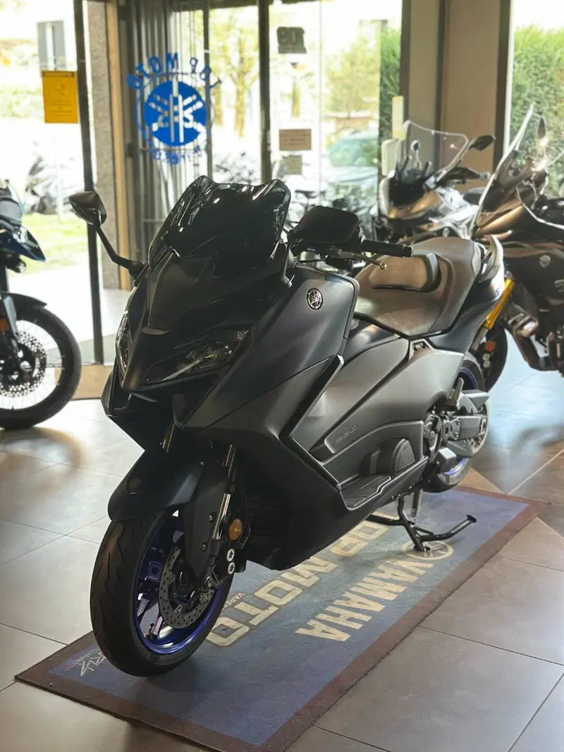 Yamaha T-Max 560 (2022 - 24) (3)