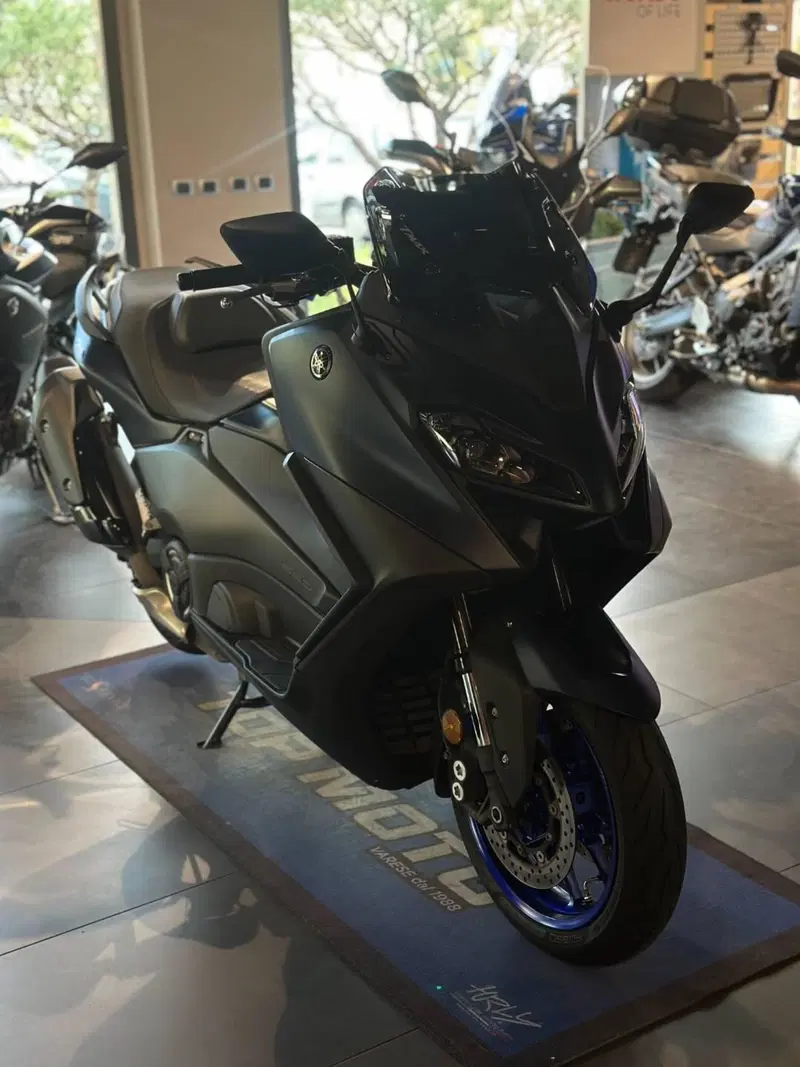 Yamaha T-Max 560 (2022 - 24) (6)