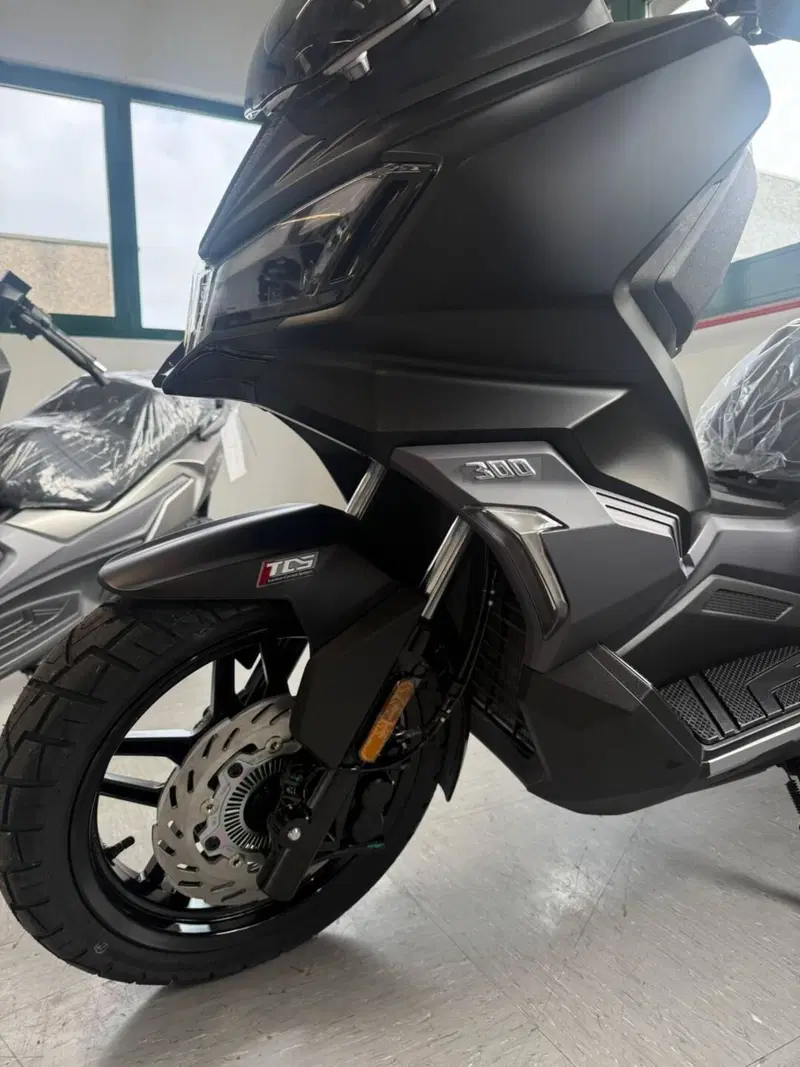 Sym ADX 300 (2024 - 26) (3)