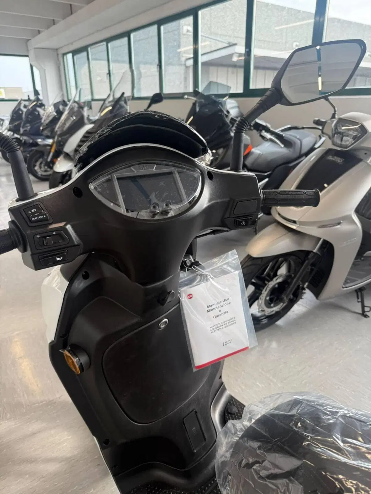 Sym Symphony 125 SR (2026) (4)