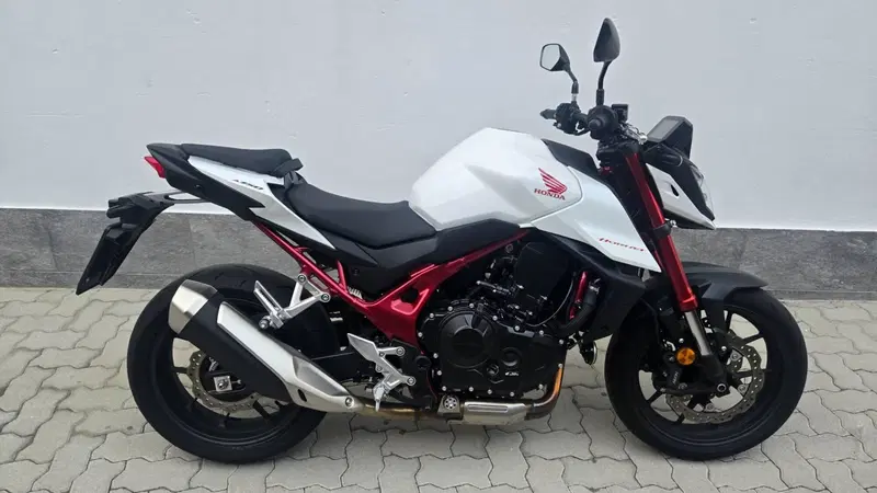 Honda CB 750 Hornet (2023 - 24) (2)